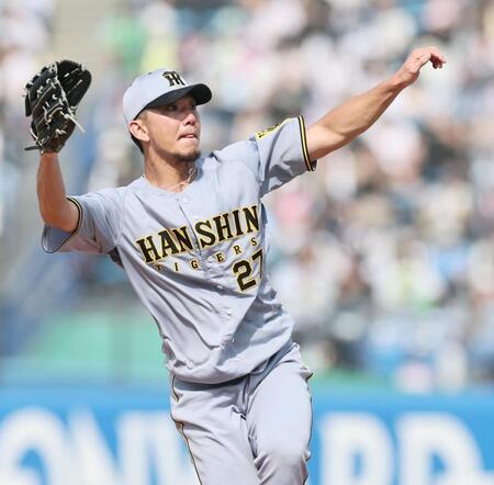 　５回、伊藤の打球を追う伊藤将（撮影・田中太一）