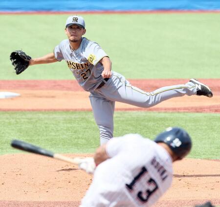 　先発し、投げ込む伊藤将（撮影・田中太一）