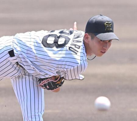 　力投する先発の今朝丸（撮影・西田忠信）