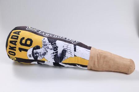 　バックスクリーン３連発　バット型クッション