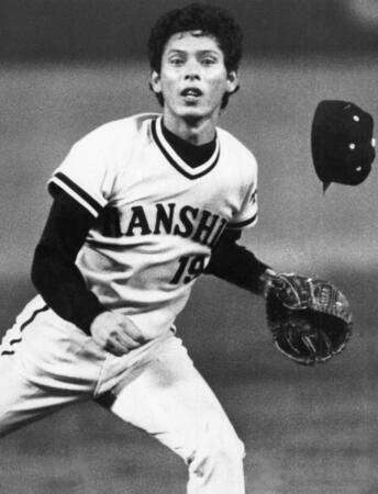 カルビー野球カード「ミナミ」 82年 No.569 小林繫 (阪神) カルビー野球カード「ミナミ」 82年 No.569 小林繫 (阪神