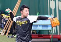 　カラーボールでトレーニングする石井（撮影・立川洋一郎）