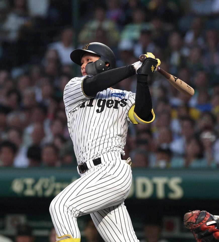 　３回、適時打を放つ森下（撮影・北村雅宏）