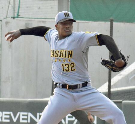 　先発して力投するマルティネス