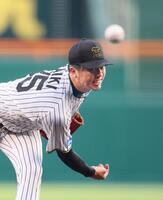 　巨人打線を相手に力投する才木（撮影・立川洋一郎）