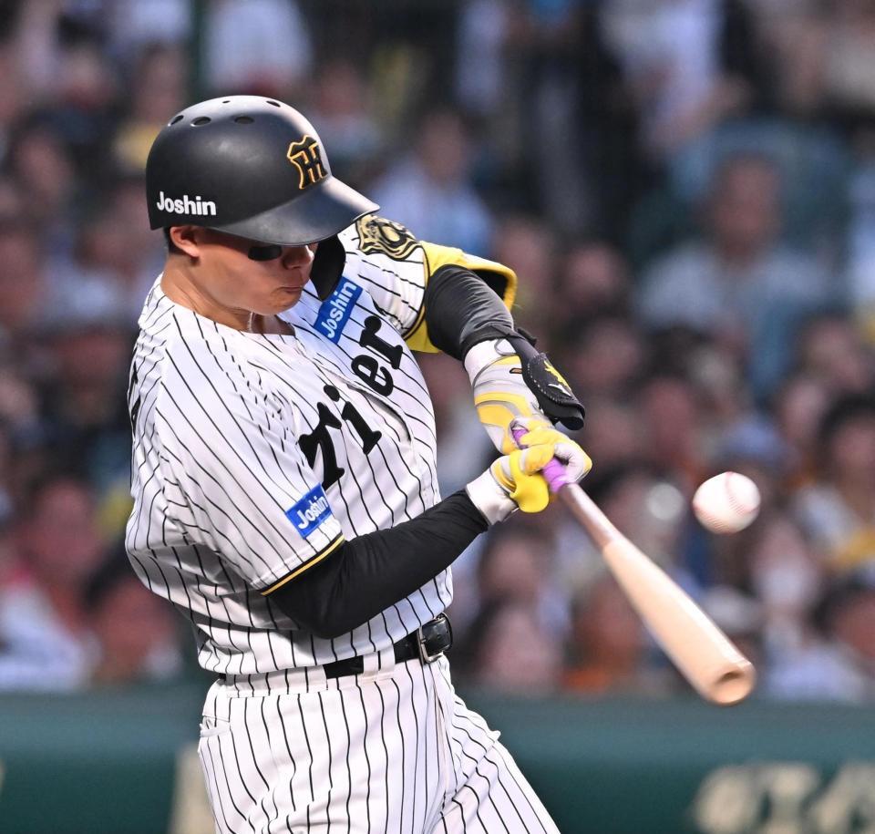 　３回、適時打を放つ森下（撮影・西田忠信）