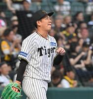 　１回、増田陸に先制の２点二塁打を許した伊原（撮影・西田忠信）