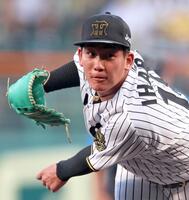 　巨人打線を相手に力投する伊原（撮影・立川洋一郎）