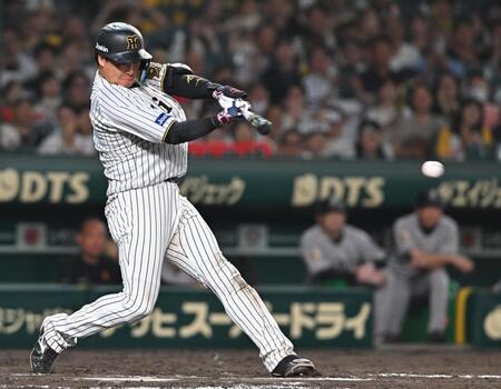 　９回、内野安打を放つ大山（撮影・西田忠信）