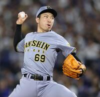 　８回を無失点に抑える石井（撮影・田中太一）