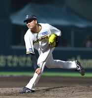 　８回、力投する漆原（撮影・山口登）