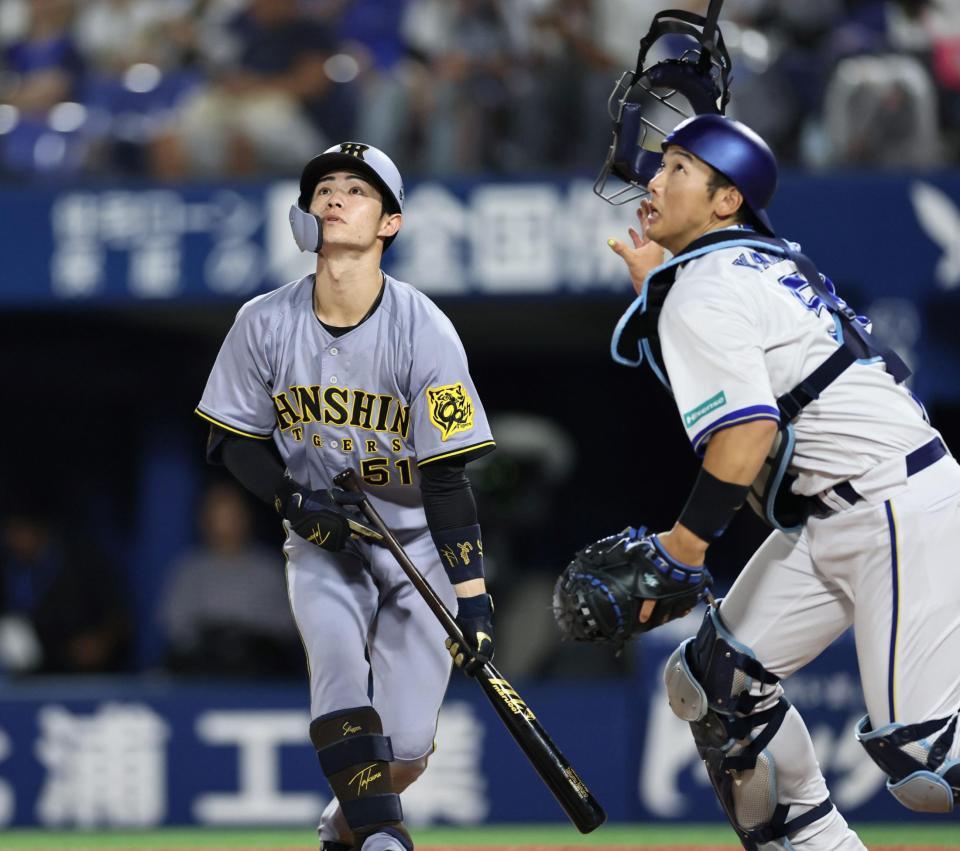 　６回、中野は犠打を試みるも捕邪飛となる（撮影・田中太一）