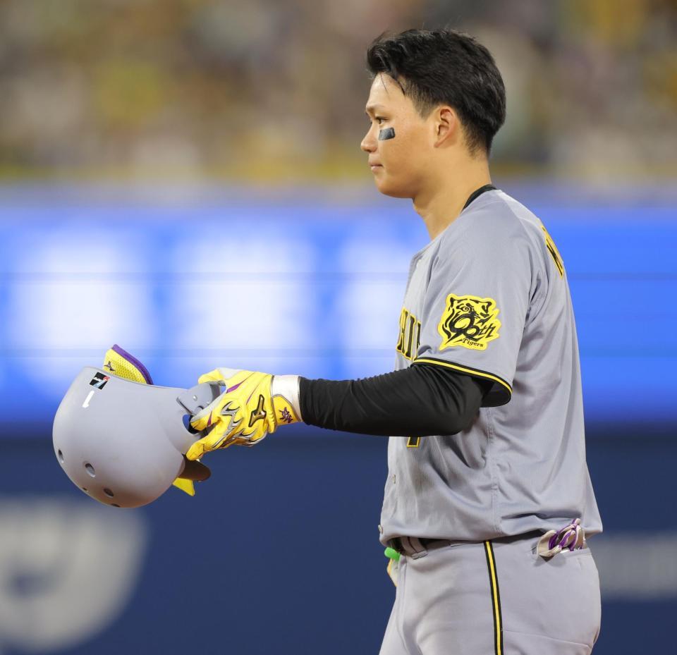 　６回、併殺打に倒れた森下（撮影・西岡正）