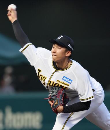 　７回表に登板し力投する茨木（撮影・立川洋一郎）