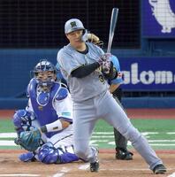 　２回、左前打を放つ大山