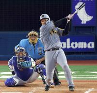 　４回、右前打を放つ大山