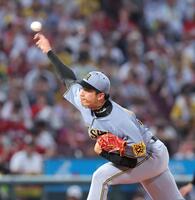 　先発し、力投する才木（撮影・市尻達拡）