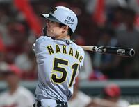 　７回、適時打を放つ中野（撮影・田中太一）