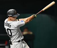 　７回、中前打を放つ井坪（撮影・西田忠信）