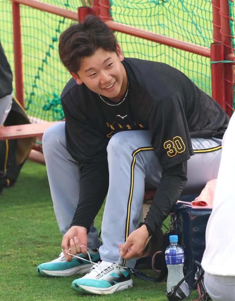 　練習中に表情が緩む門別（撮影・北村雅宏）