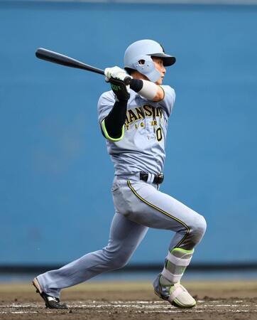 　９回、中前打を放つ木浪（撮影・山口登）