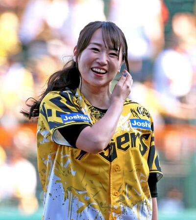 　ファーストピッチセレモニーを務めた水樹奈々（撮影・立川洋一郎）