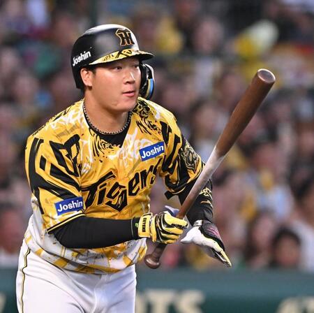 　４回、同点２点打を放つ大山（撮影・西田忠信）