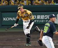 　４回、好機に凡退する豊田（撮影・飯室逸平）