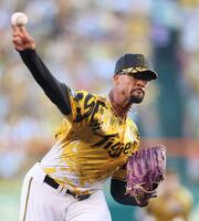 　ヤクルト打線を相手に力投するデュプランティエ（撮影・立川洋一郎）