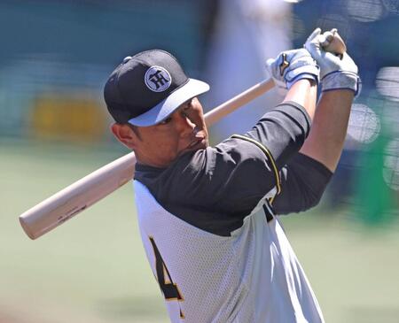 　打撃練習する原口