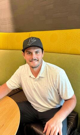 　正式契約を結んだハートウィグ（球団提供）