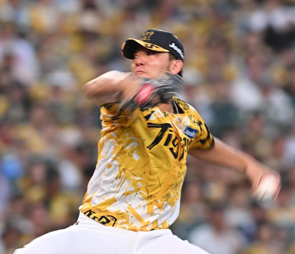 　力投する先発の伊藤将（撮影・西田忠信）