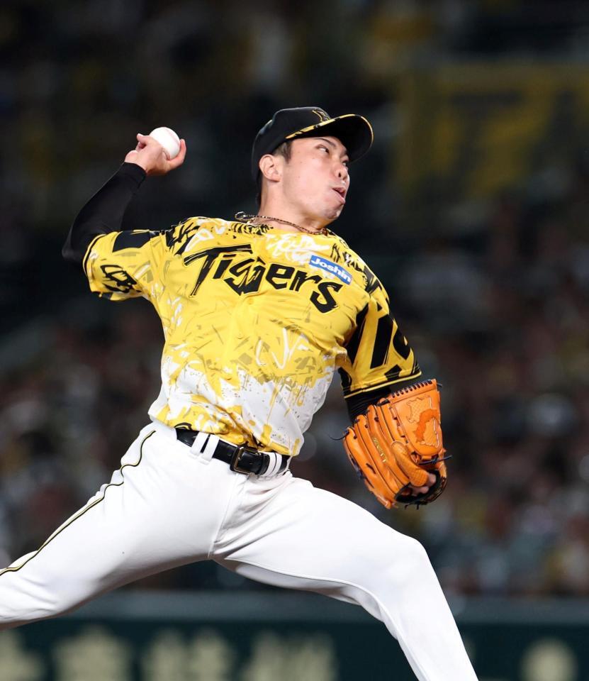 　８回から登板する石井（撮影・北村雅宏）