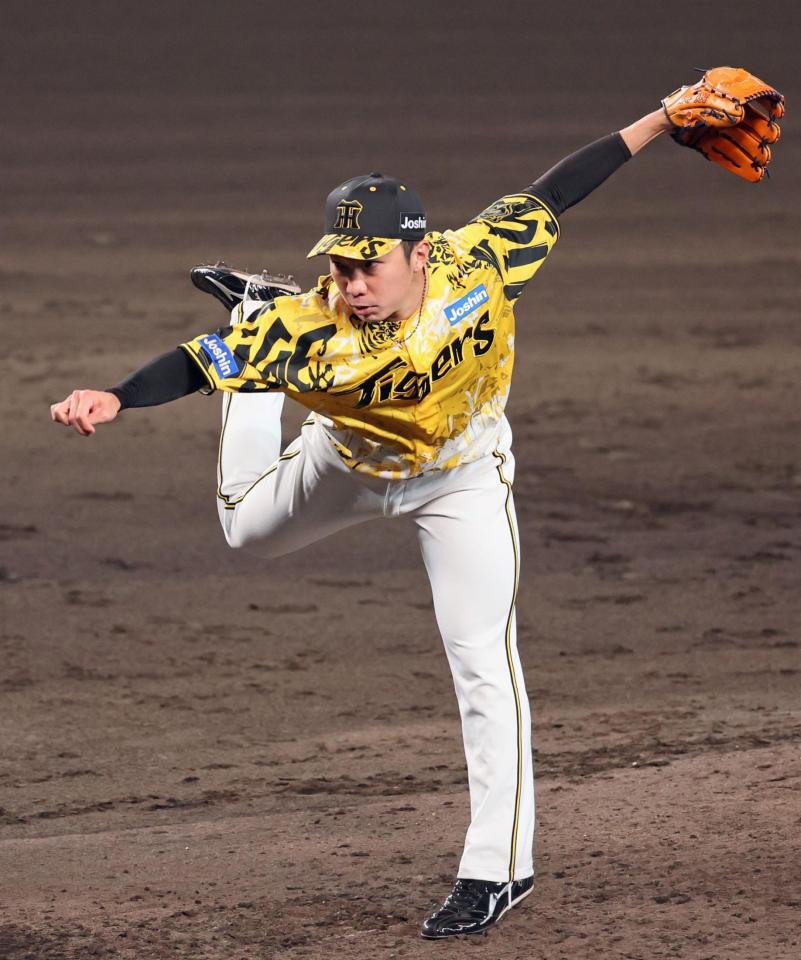 　８回に登板し無失点に抑えた石井（撮影・立川洋一郎）