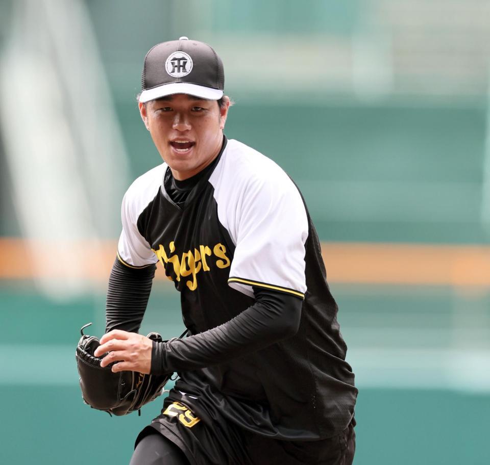 　ノックを受ける高橋（撮影・田中太一）