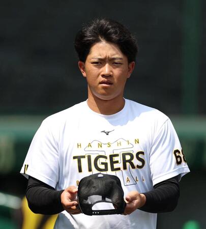 　練習に向かう中川（撮影・北村雅宏）