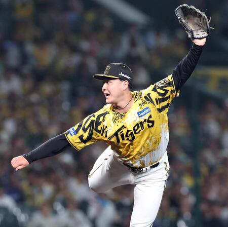 　８回から登板する木下（撮影・北村雅宏）