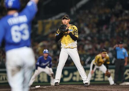 　９回、ボークをとられる早川（撮影・田中太一）