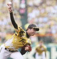  先発し、投げ込む才木（撮影・田中太一）