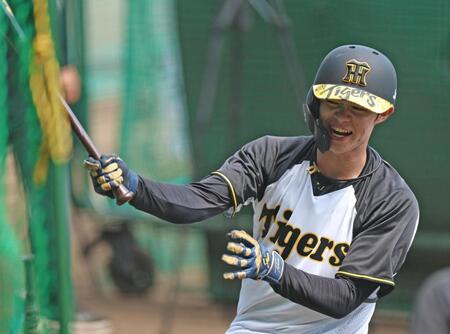 　打撃練習する中野（撮影・北村雅宏）