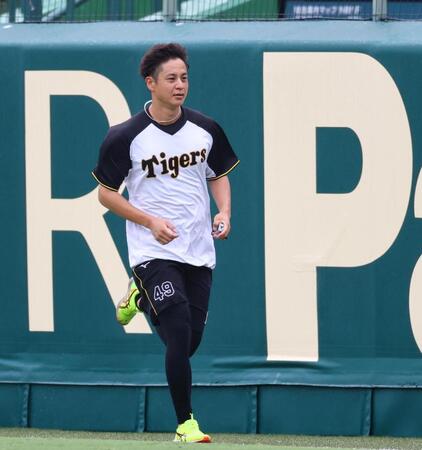 　ランニングする大竹（撮影・山口登）