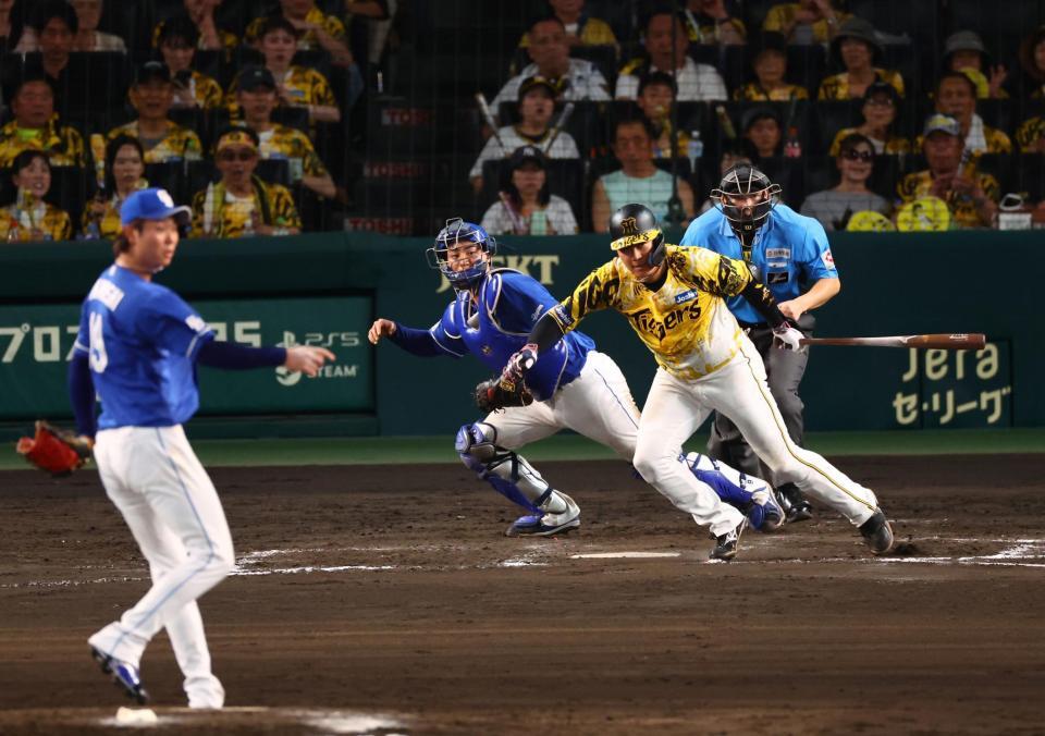 　８回、遊ゴロに倒れる大山（投手　高橋宏、捕手　石伊）＝撮影・山口登