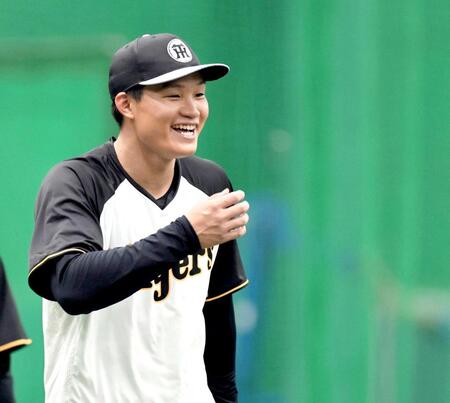 　練習の合間に笑顔を見せる森下（撮影・田中太一）