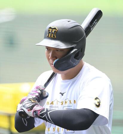 　真剣な表情で打撃練習する大山（撮影・西田忠信）