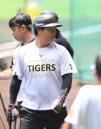 　リラックスした表情を見せる大山（撮影・西田忠信）