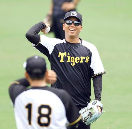 阪神・村上　巨人・山崎に勝つ！ともに８勝、同い年ライバルに闘志むき出し「仲はいいので、しっかり勝てるように」