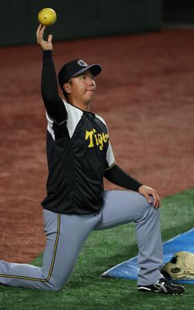 　先発に向けて調整する村上（撮影・金田祐二）