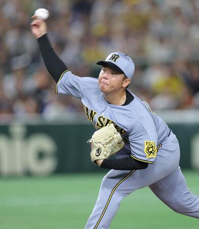 　巨人打線を相手に力投する村上（撮影・西岡正）