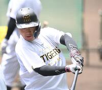 　打撃練習に取り組む大山（撮影・西田忠信）