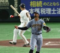 　３回、荒巻を空振り三振にしとめるデュプランティエ（撮影・金田祐二）